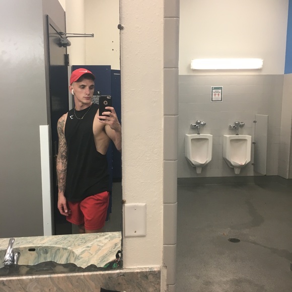 Meet your Posher, Brian - Picture 1 of 6